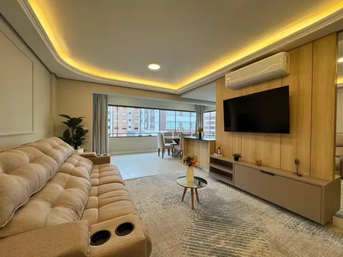 APARTAMENTO MOBILIADO E DECORADO NO CENTRO DE CAPÃO!