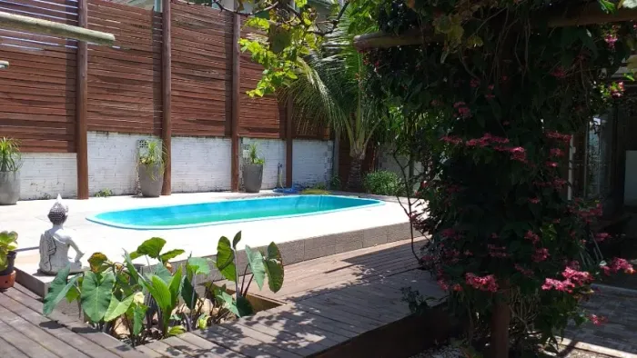 Casa ampla ao lado canal e da barra do Camacho 