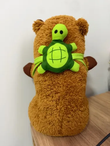 Pelúcia Capivara com Mochila 30cm