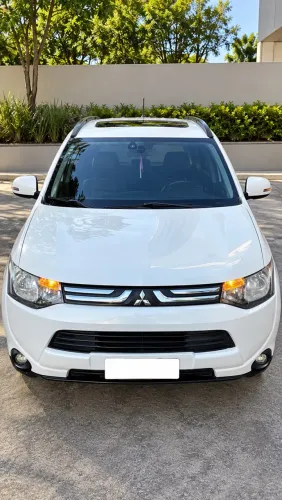 Mitsubishi Outlander 2.0 16V 160cv Aut. 2014