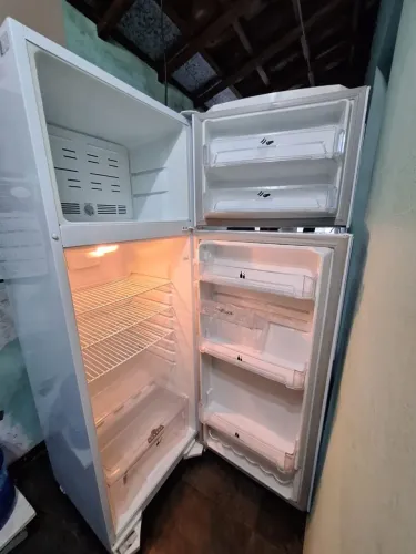 Vende-se geladeira 360 litros Mabe frost free duplex