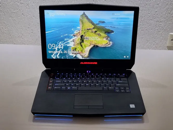 DELL ALIENWARE 15 R2 GEFORCE GTX 965M, 8G RAM, 1 TERA SSD, I5