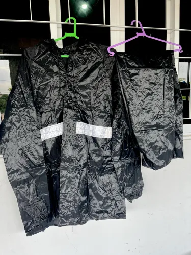 Capa de chuva para motoqueiros chama 