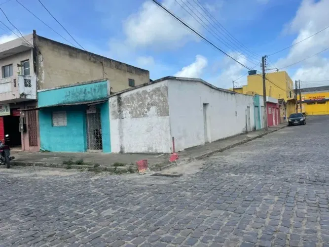 Casa de ESQUINA com 151,90m². PREÇO: 230 MIL