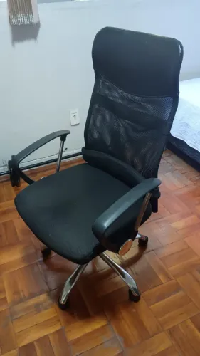Cadeira de Escritório Ergonômica com encosto em tela (Mesh) - TOP