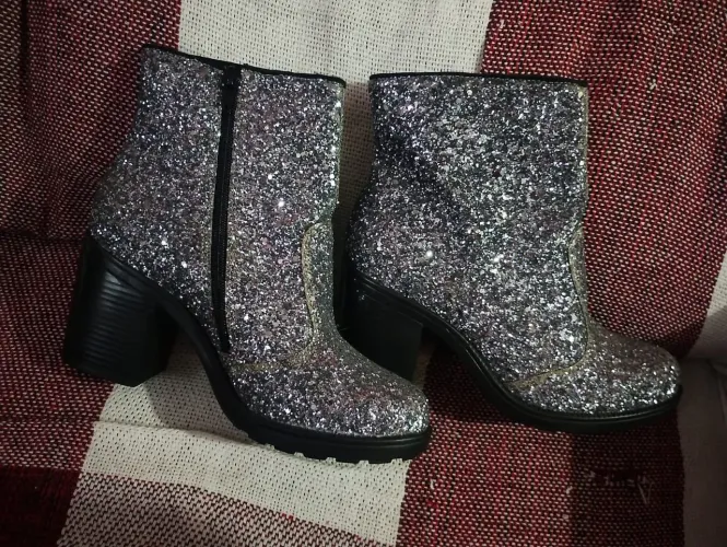 Bota brilhante