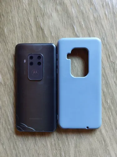 Motorola one zoom 