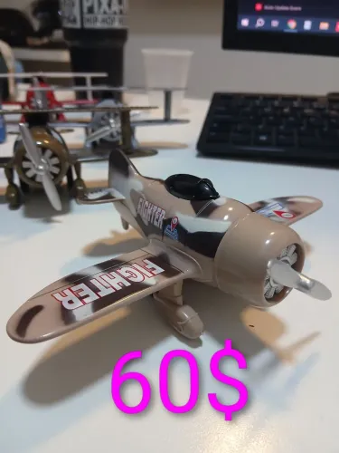 Avião miniatura de metal e fricção