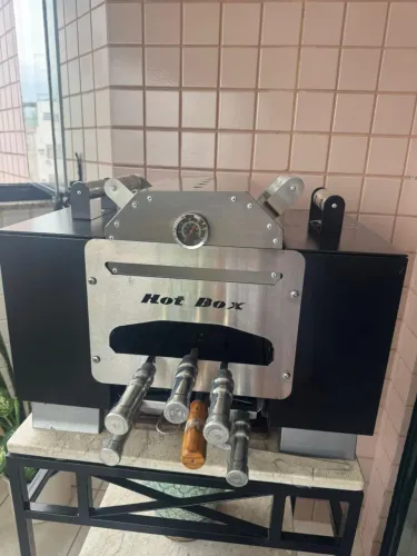 Vendo churrasqueira a carvão