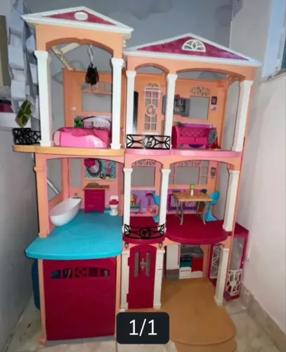 Casa da Barbie de três andares