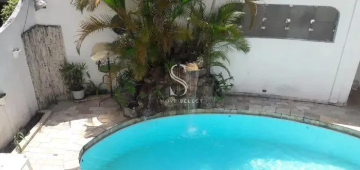 Sobrado com 4 Dormitórios, 2 Suítes, 4 Vagas e com 360M² em Jardim Leonor - São Paulo