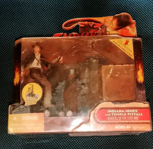 Boneco Colecionável Indiana Jones - Temple Pitfall (na embalagem)