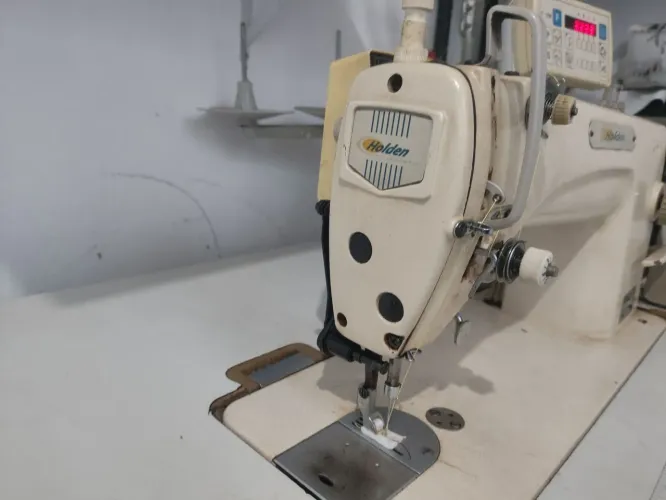 Máquina de costura reta industrial eletrônica