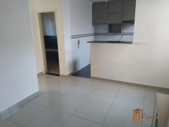 JF31 - Apartamento 02 quartos com armários no Bairro Camargos (Mundi)