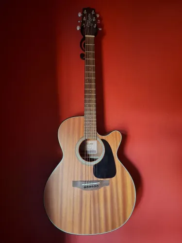 Violão Takamine GN11MCE (pouquíssimo usado)