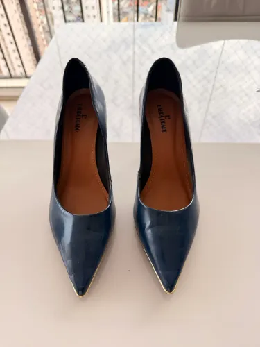 Scarpin Laura Prado azul marinho verniz número 37