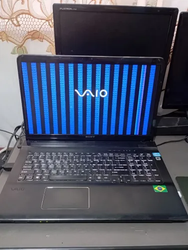 Notebook Sony Vaio core i7. Leia o Anúncio