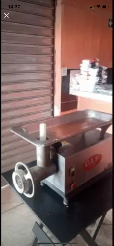 Moedor de Carne Elétrico Profissional C.A.F. - Bivolt 220v | Pronto para uso