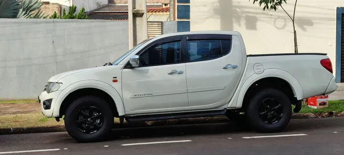 Mitsubishi L200 Triton HPE 3.2 CD TB Int.diesel AUT 2011