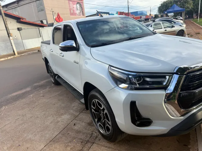 Toyota Hilux CD SRX 4X4 2.8 TDI 16V Diesel Aut. 2023