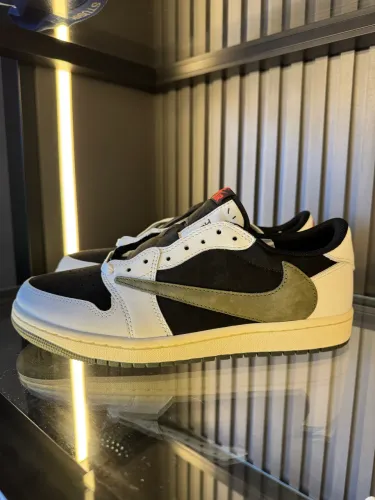 Jordan 1 Low Travis Scott Olive