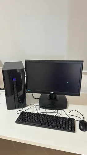 Computador de mesa, CPU, monitor, teclado e mouse