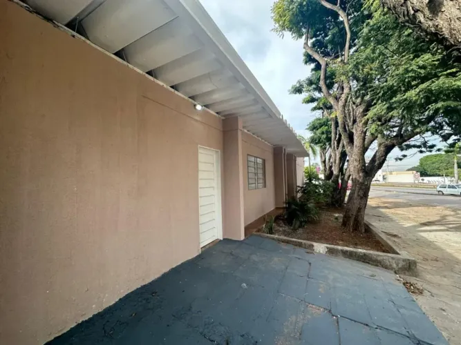 Prédio Comercial - BR 153 - Vila Santa