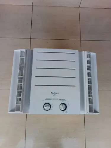 Ar condicionado 10000 limpo semi novo