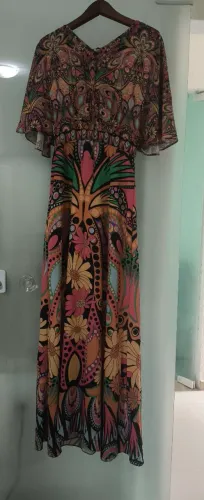 Vestido pouco usados lindíssimo tamanho médio.