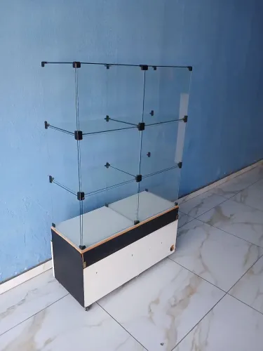 Vendo essa vitrine expositora