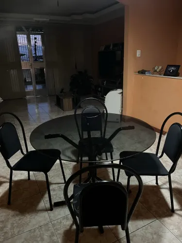 Mesa com tampo de blindex preta 