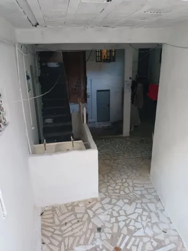 Alugo uma casa