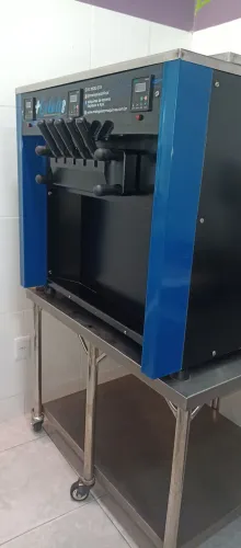 Máquina de sorvete e açaí Frozen expresso