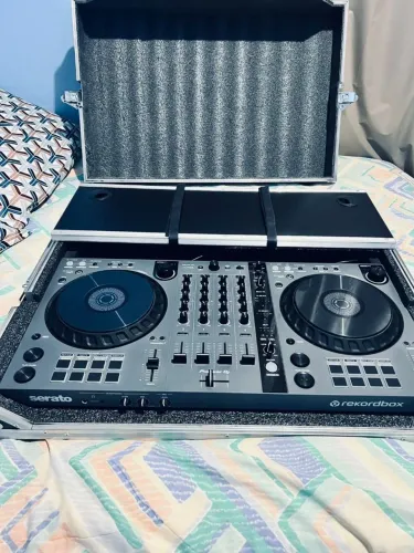 Vendo DDJ FLX6 + Hard Case 