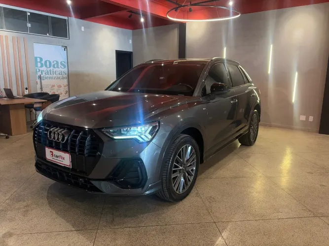Audi Q3 SPB Perf. Black 2.0 TFSI Tipt. Quat. 2022