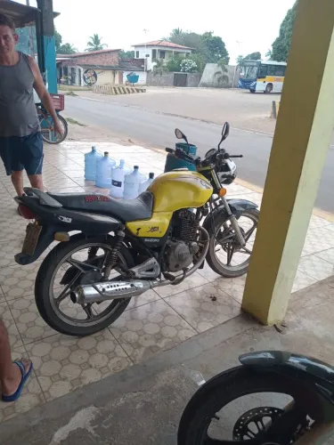 Vendo essa moto