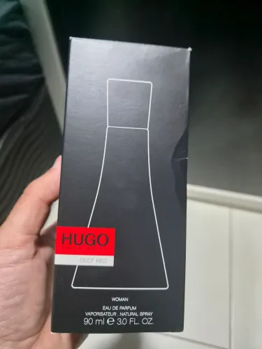 Perfume deep red hugo boss