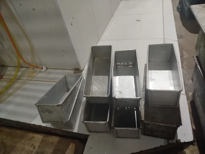 Formas para pão de forma para padaria em perfeito estado
