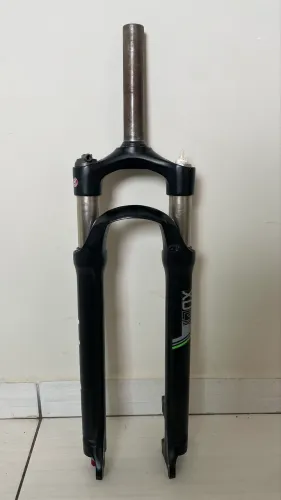 Suspensão SANTOUR xcr32 26 a AR 120mm