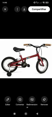 Vendo uma bicicleta vermelha e uma outra rosa