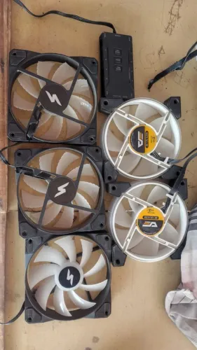 Fans RGB funcionando perfeitamente 60 R$