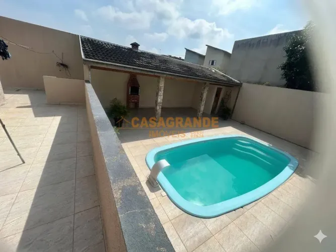 Casa com Piscina, 226m², Jardim República zona sul
