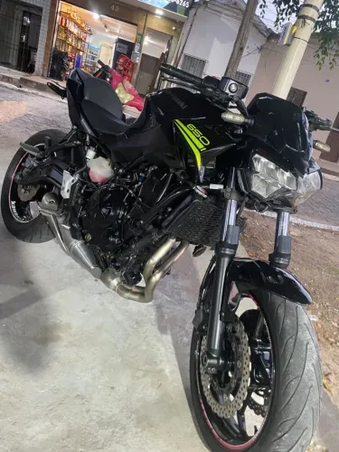 Kawazaki z650 2021 