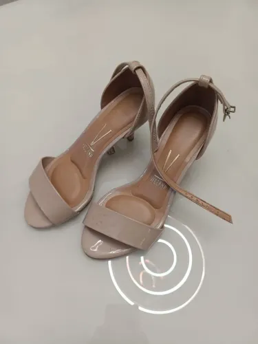 Sandália Vizzano Bege Salto Médio - Elegância e Conforto ?