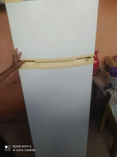 Vendo geladeira ou troca em maquina de lava ou tanquinho