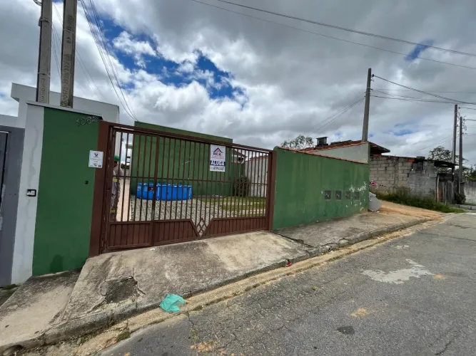 Casa para Locação em Mogi das Cruzes, Vila São Paulo, 2 dormitórios, 1 banheiro, 1 vaga