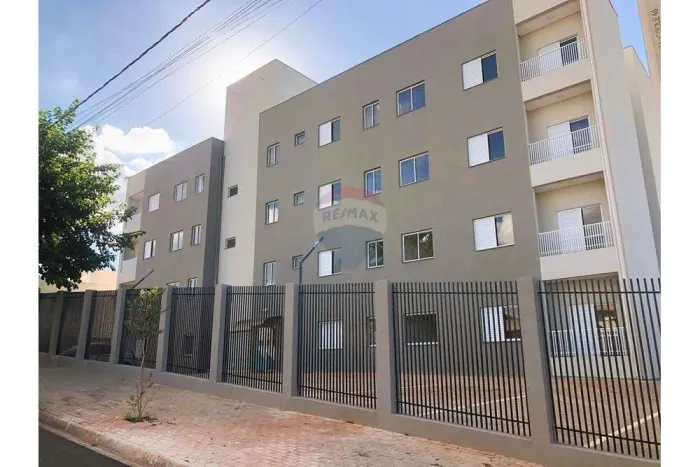 Apartamento no Ouro Verde 1 quarto com elevador