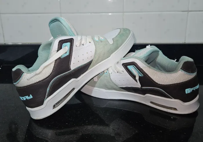 Tenis masculino excelente estado