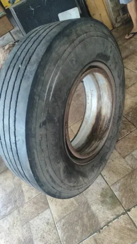 Pneu 275/80 R22.5