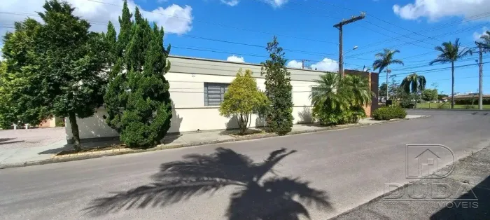 Pavilhão com Aprox. 250m², climatizado